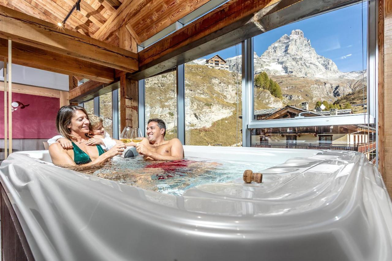 Aux Pieds Du Roi - Suite & Spa Breuil-Cervinia Exterior foto