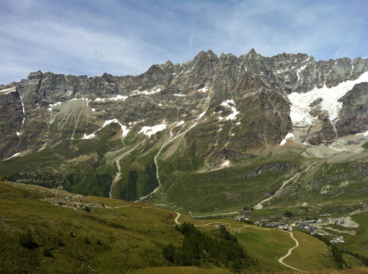 Aux Pieds Du Roi - Suite & Spa Breuil-Cervinia Exterior foto